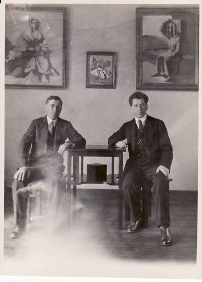 Marc Vilter (beau-frÃ¨re de Chalit) et Dimitri Snegaroff. Vers 1935. Fonds SnÃ©garoff..JPG
